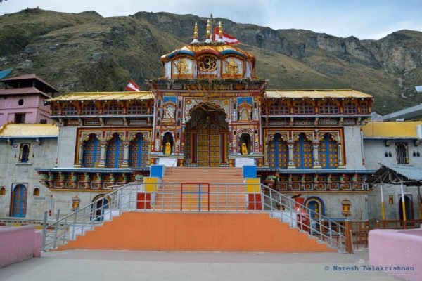 Badrinath_Temple_-_OCT_2014-photo-courtesy-wikimedia-1200x798