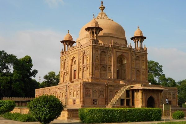 khusro-bagh-1536x1152